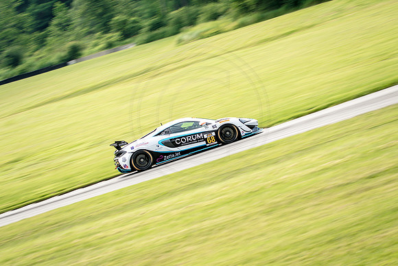 28 mclaren 570s gt4 (624A3814) July 22, 2017